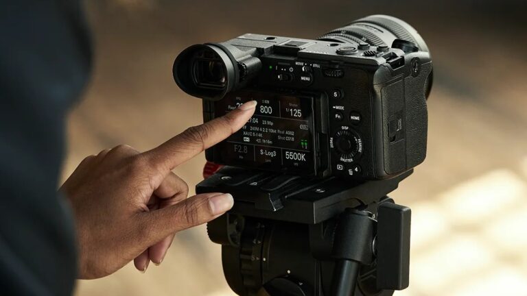 Sony FX2, compact cinema camera, YouTubers, 4K video, Sony camera review, mirrorless cameras, content creation, hybrid cameras